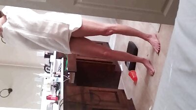 Asiatic Soția Deepthroat Training Cock în jos gâtul ei